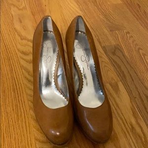 Jessica Simpson pumps